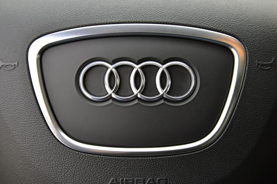 Логотип Audi A4 Allroad 2.0T Quattro (B8, 8K) 2012 года  (NA) (фото 13 из 60)